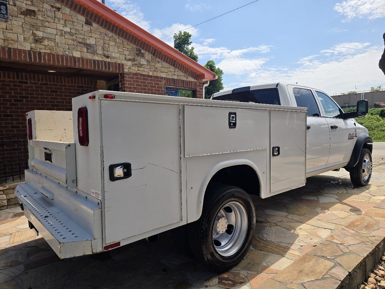 RAM 5500 Chassis Cab Tradesman 4x4 Crew Cab 60" CA 173.4" WB 2018