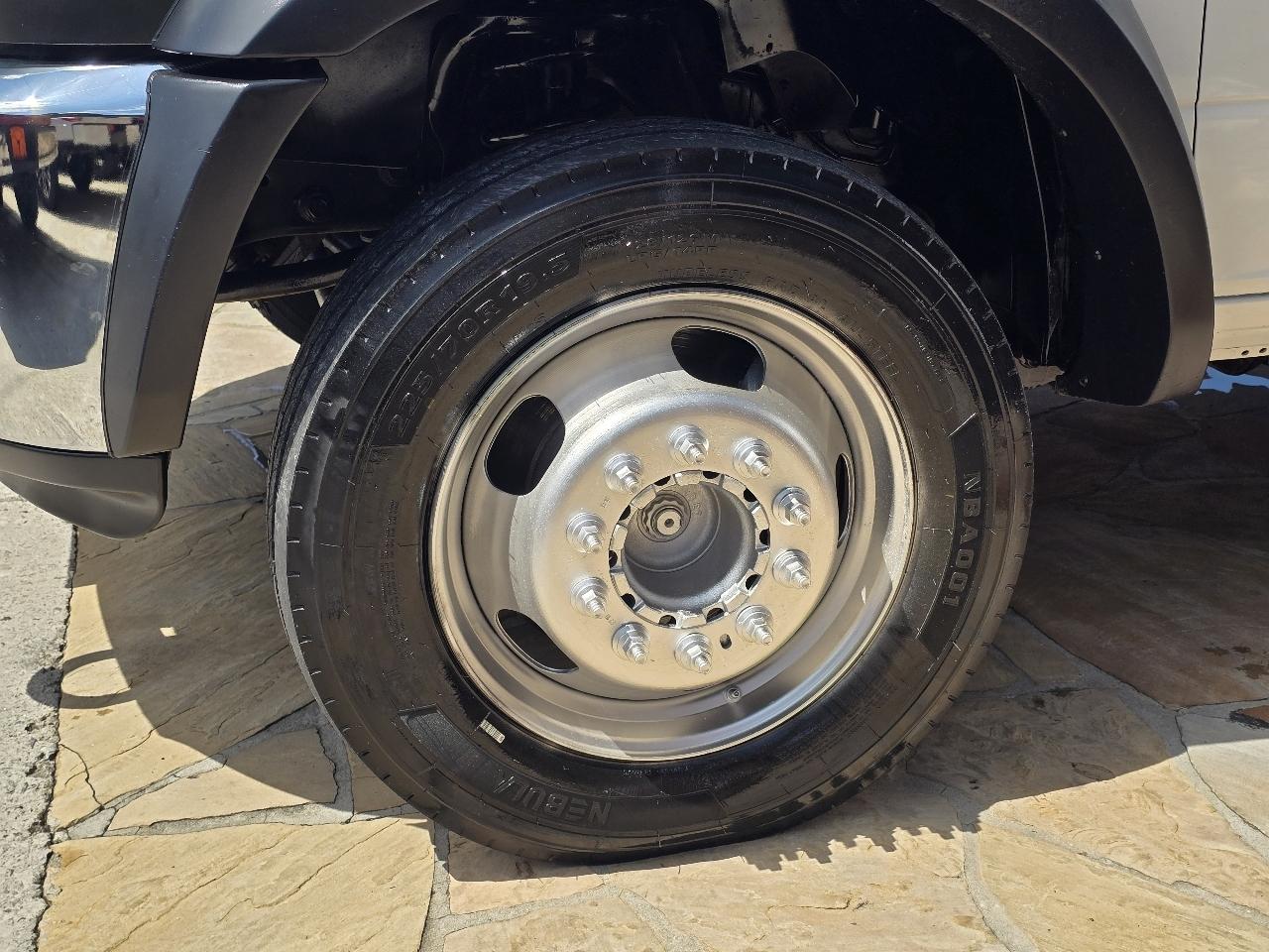 RAM 5500 Chassis Cab Tradesman 4x4 Crew Cab 60" CA 173.4" WB 2018
