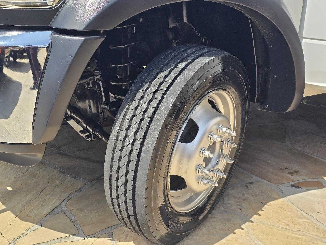 RAM 5500 Chassis Cab Tradesman 4x4 Crew Cab 60" CA 173.4" WB 2018