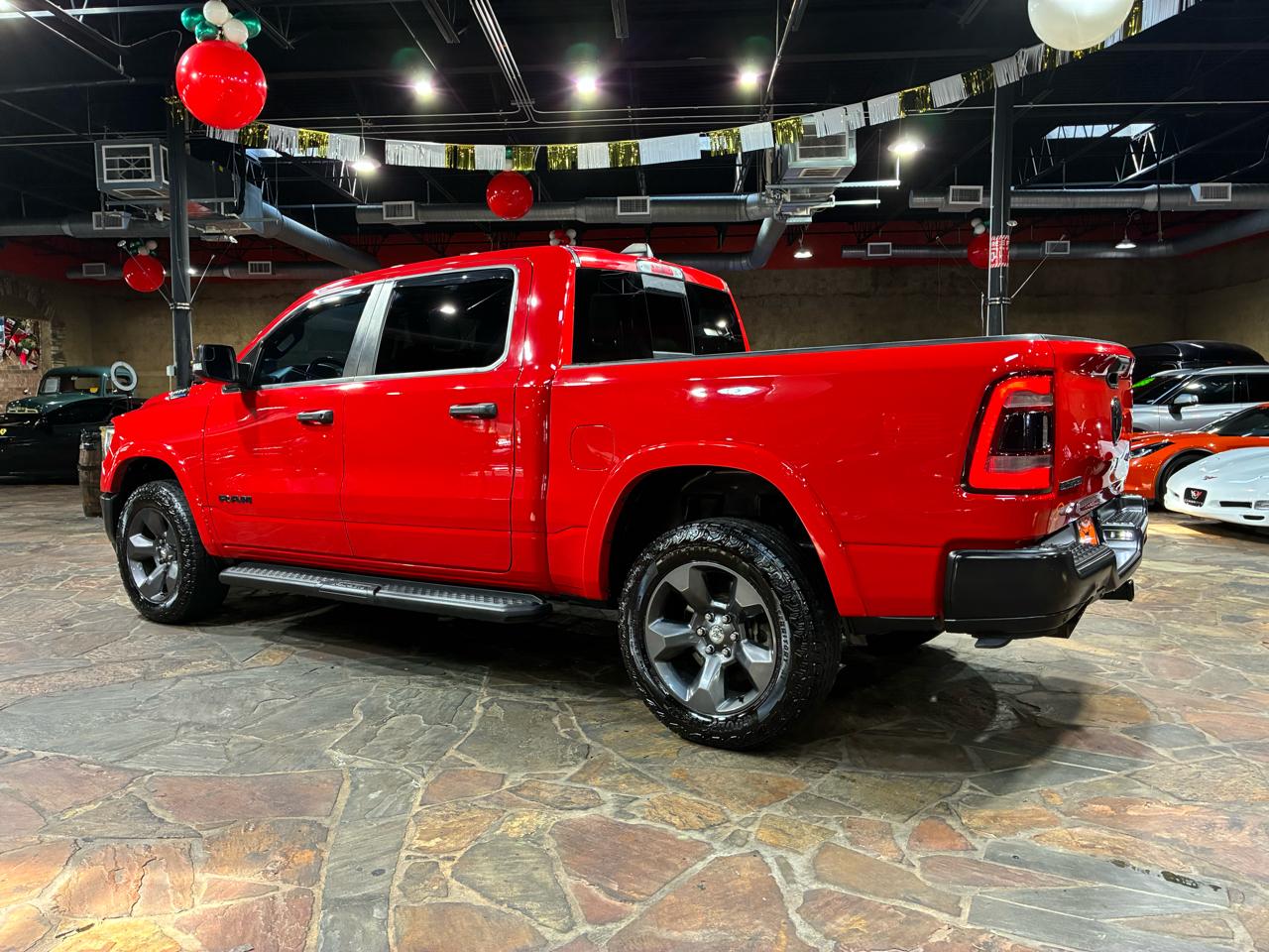 RAM 1500 Big Horn 4x4 Crew Cab 5'7" Box 2021