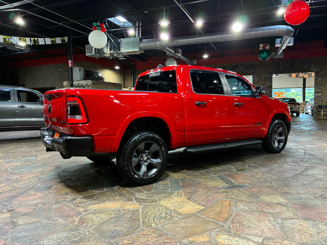 RAM 1500 Big Horn 4x4 Crew Cab 5'7" Box 2021