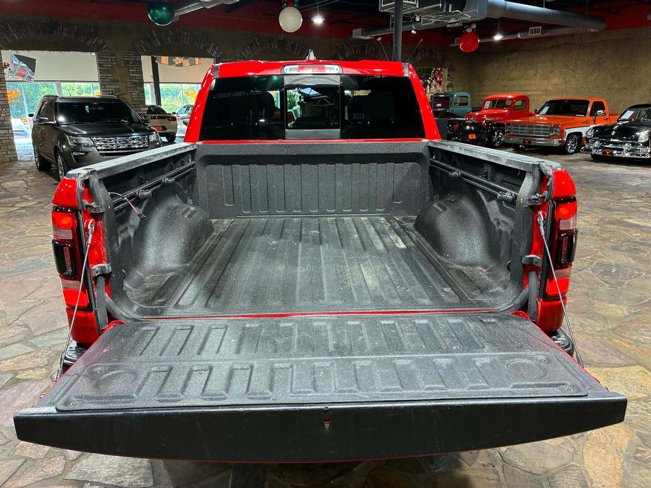 RAM 1500 Big Horn 4x4 Crew Cab 5'7" Box 2021