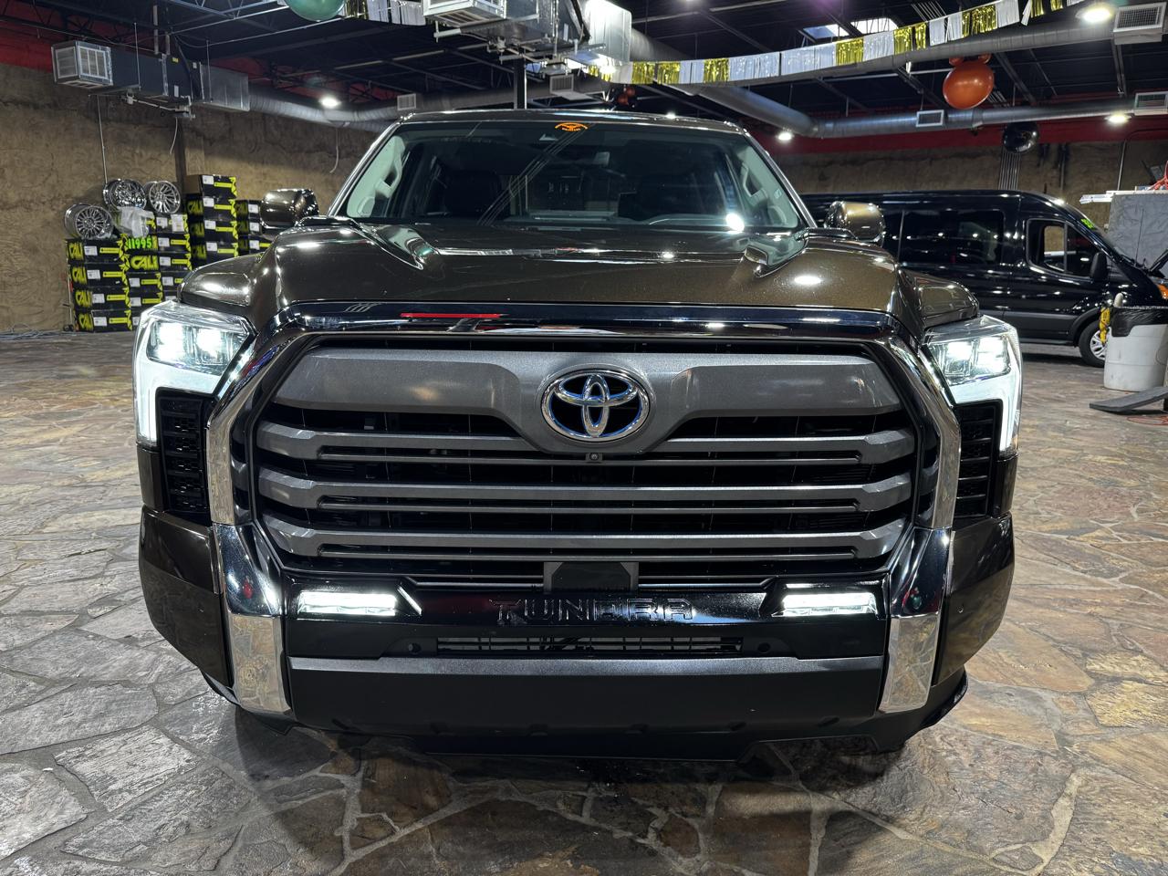 Toyota Tundra 4WD Limited Hybrid CrewMax 5.5' Bed (Natl) 2024