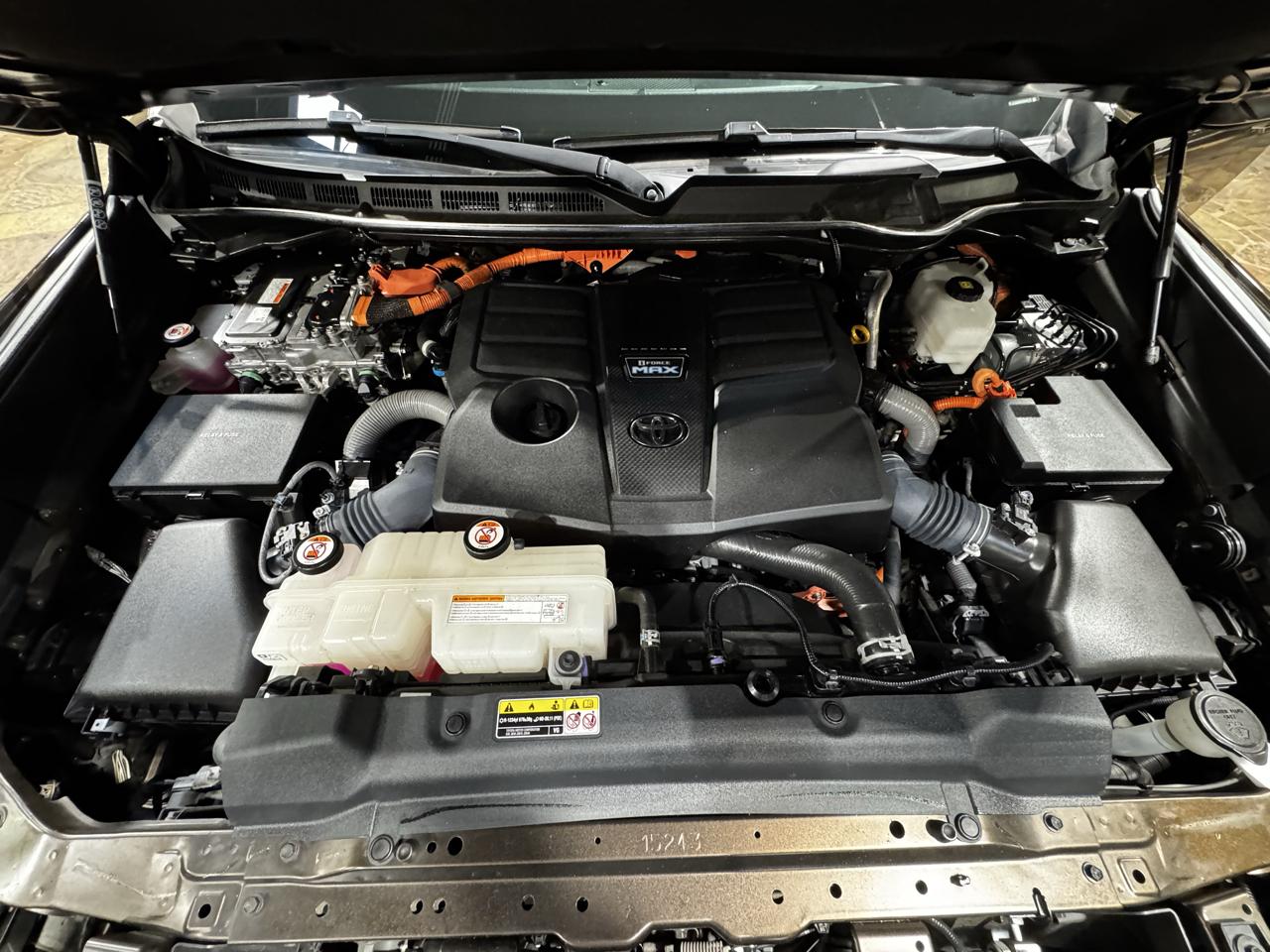 Toyota Tundra 4WD Limited Hybrid CrewMax 5.5' Bed (Natl) 2024