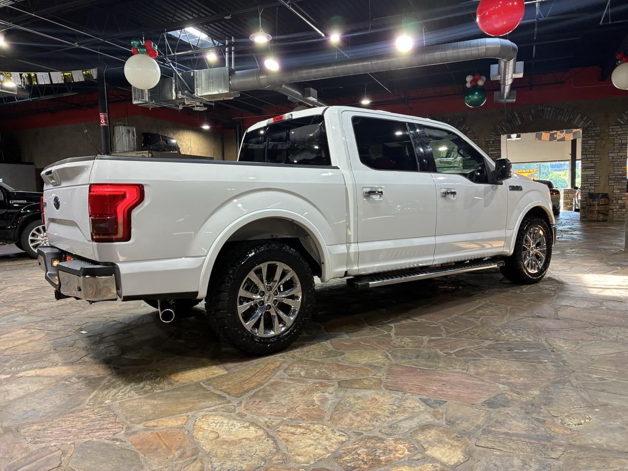 Ford F-150 2WD Supercab 133" Lariat 2017