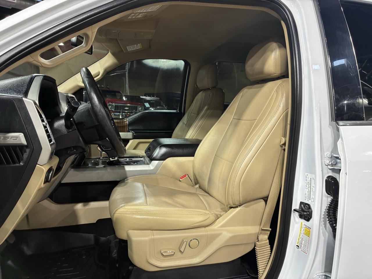 Ford F-150 2WD Supercab 133" Lariat 2017