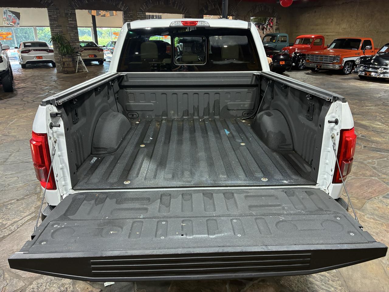 Ford F-150 2WD Supercab 133" Lariat 2017
