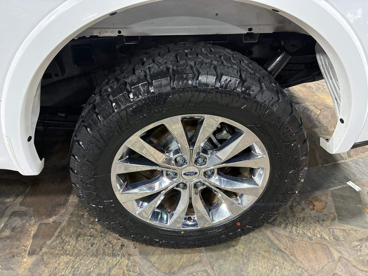 Ford F-150 2WD Supercab 133" Lariat 2017