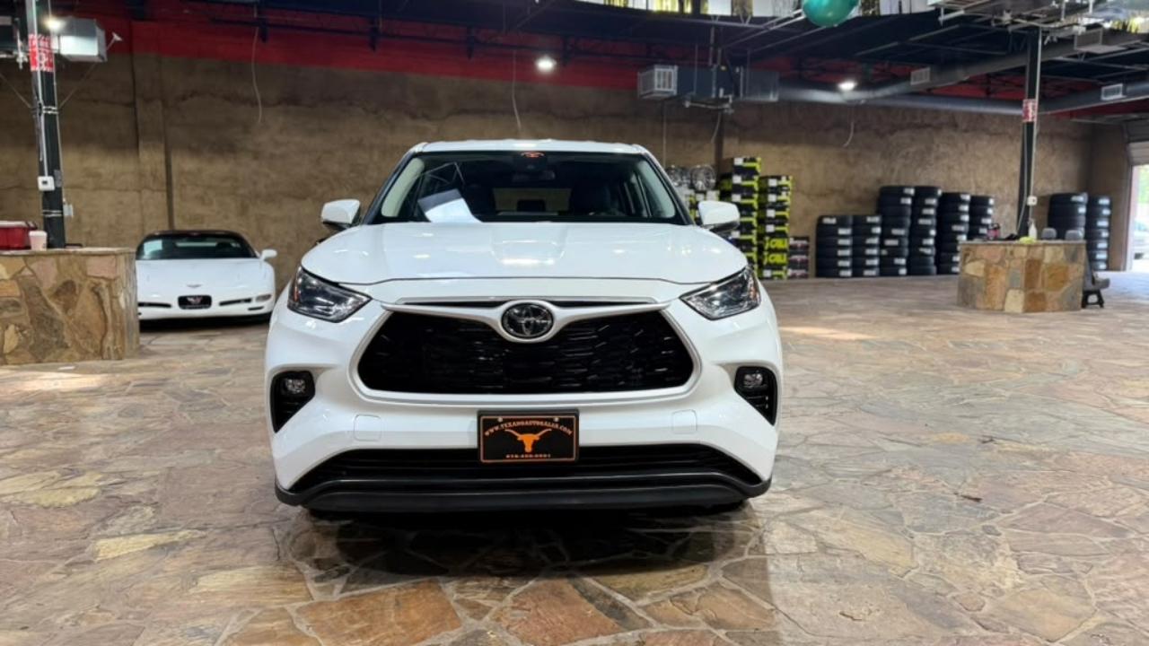 Toyota Highlander Platinum AWD (Natl) 2023
