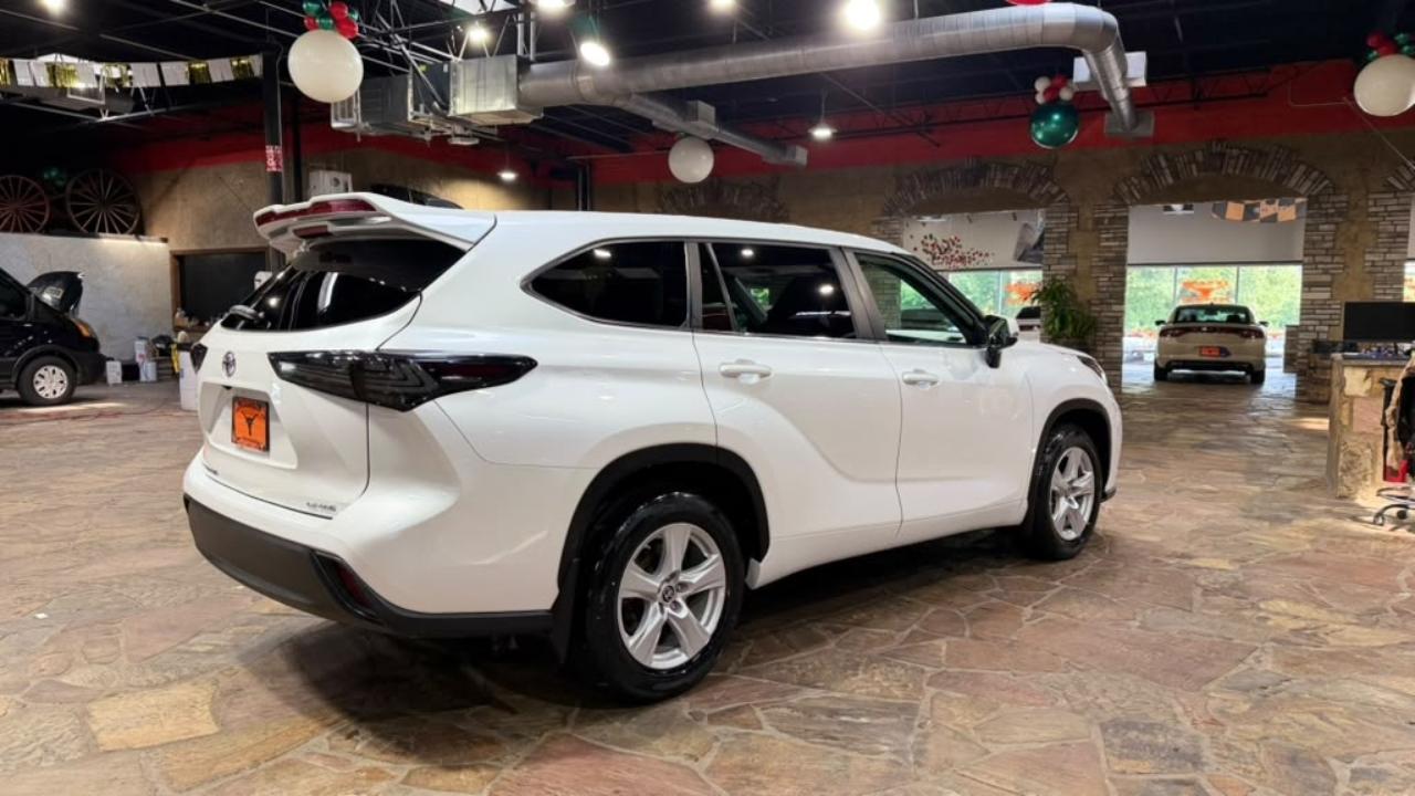 Toyota Highlander Platinum AWD (Natl) 2023