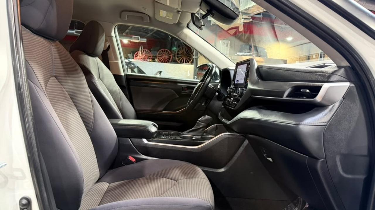 Toyota Highlander Platinum AWD (Natl) 2023