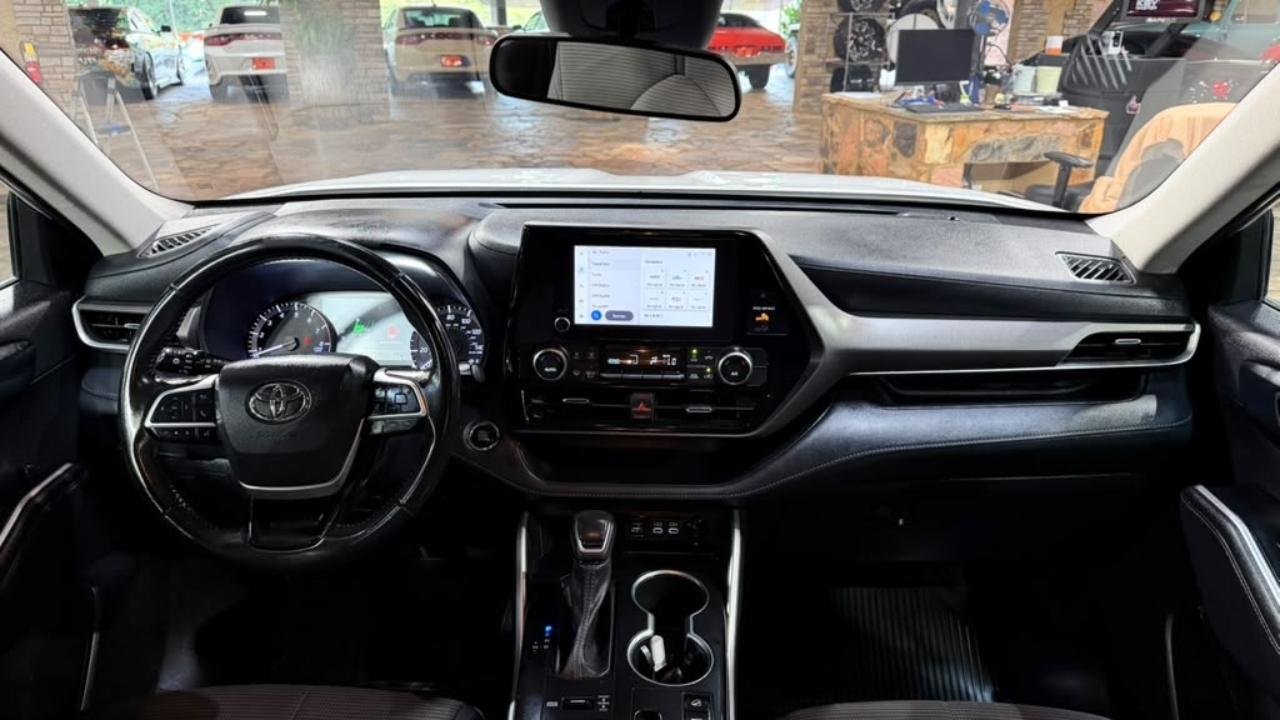 Toyota Highlander Platinum AWD (Natl) 2023