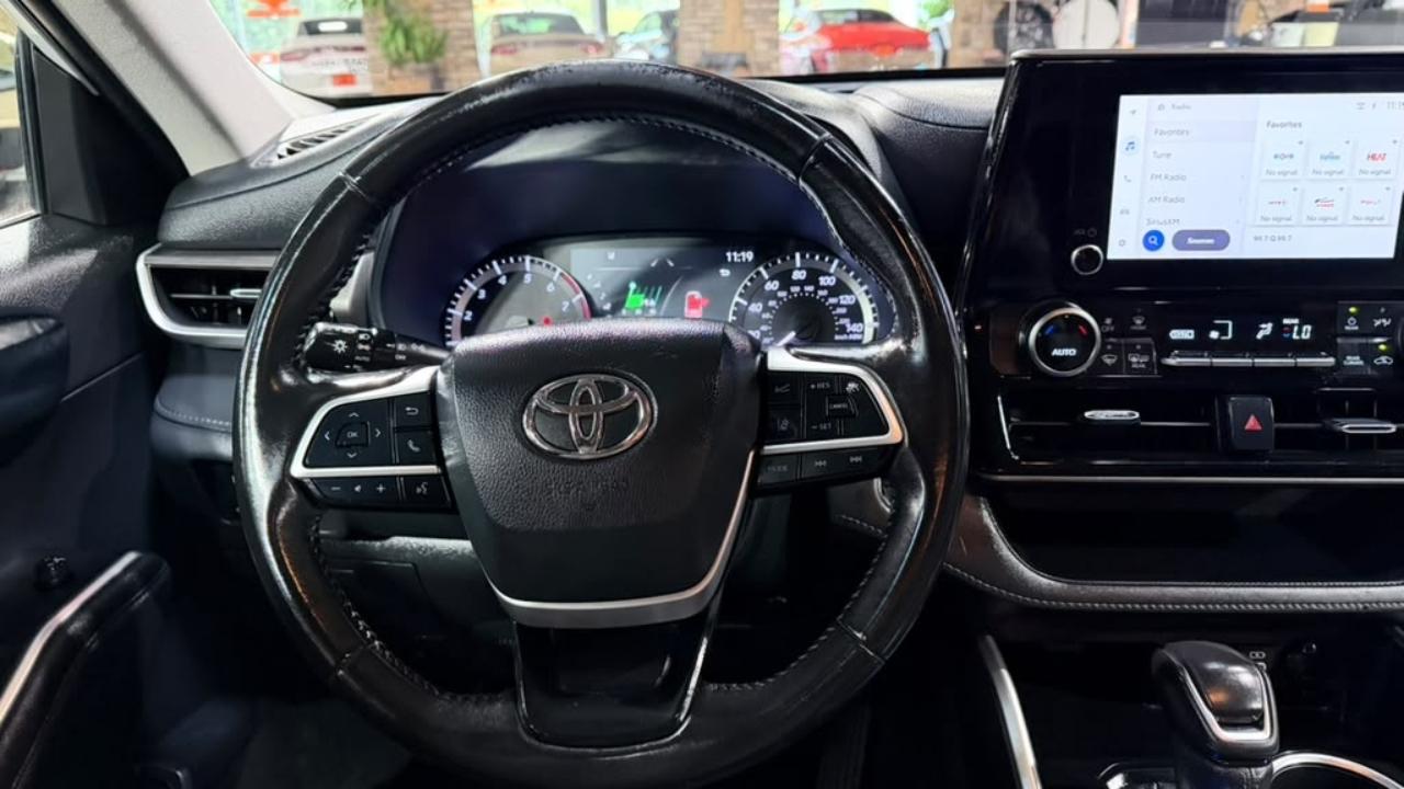 Toyota Highlander Platinum AWD (Natl) 2023