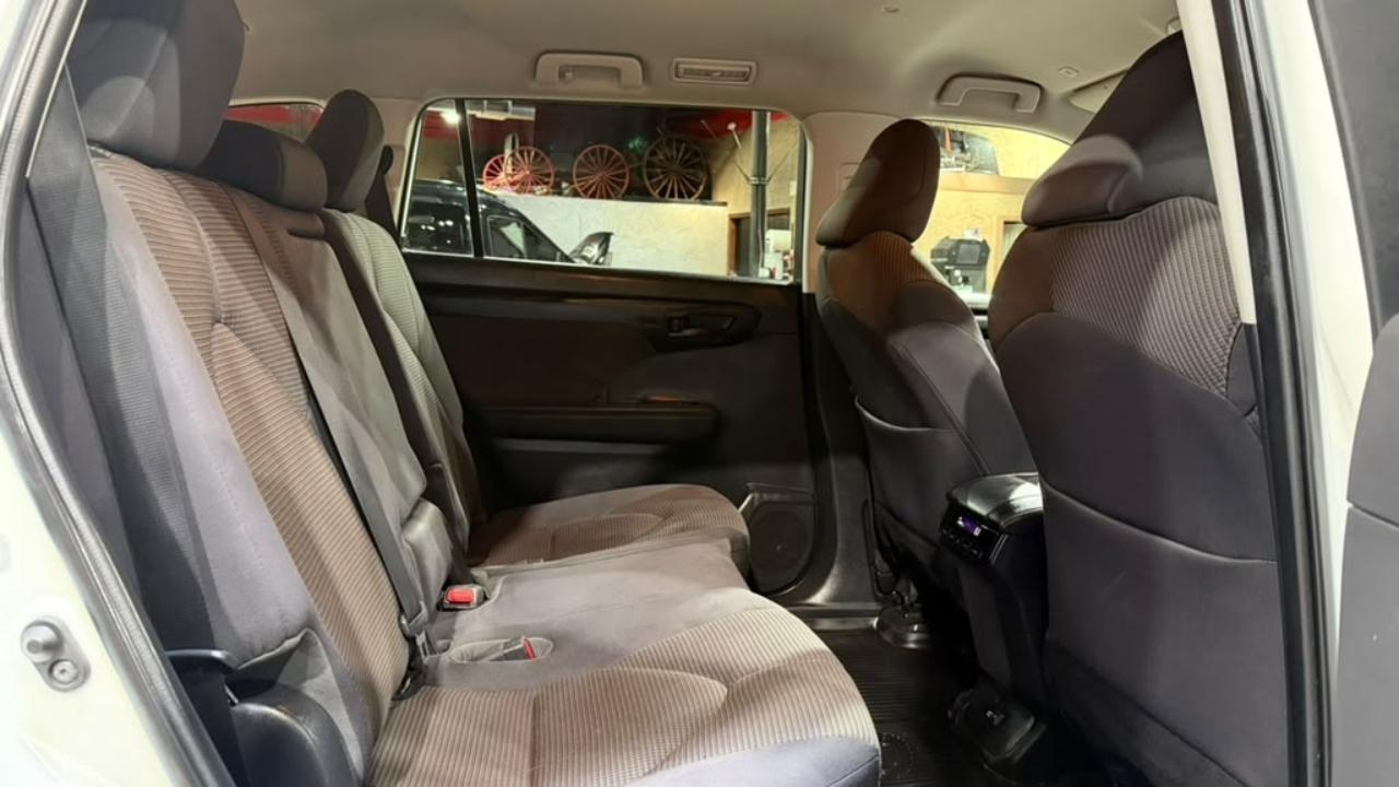 Toyota Highlander Platinum AWD (Natl) 2023