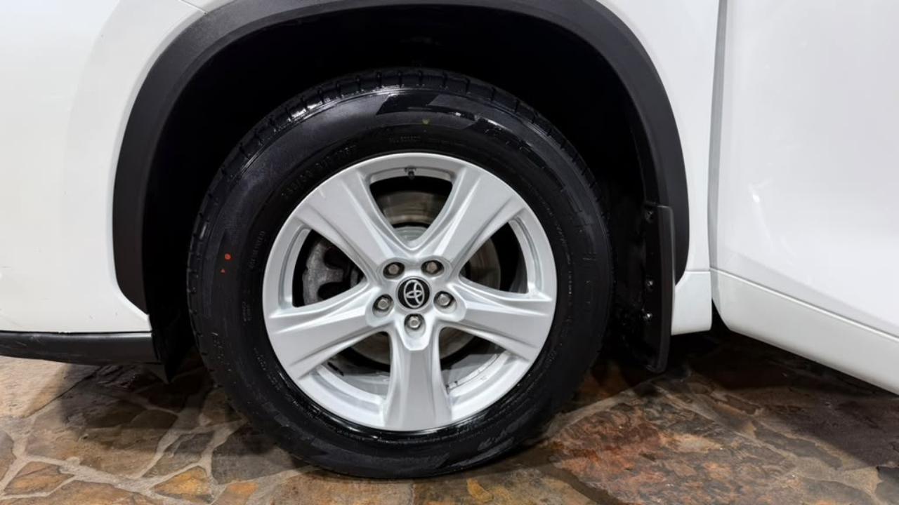 Toyota Highlander Platinum AWD (Natl) 2023