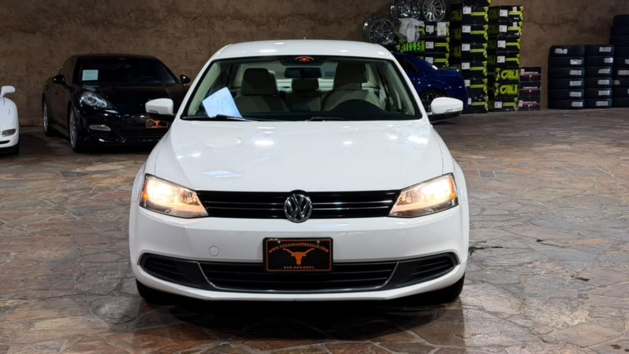 Volkswagen Jetta Sedan 4dr Auto SE PZEV 2013