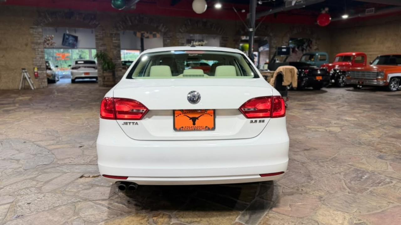 Volkswagen Jetta Sedan 4dr Auto SE PZEV 2013