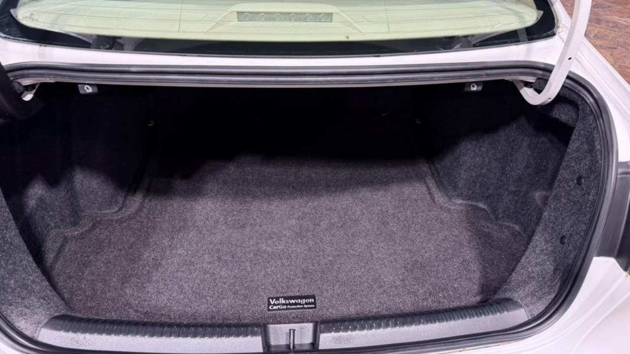 Volkswagen Jetta Sedan 4dr Auto SE PZEV 2013