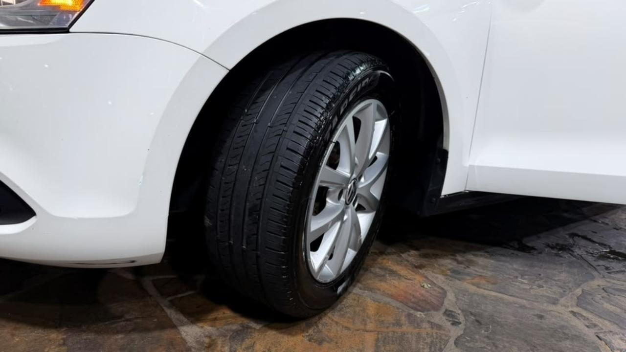 Volkswagen Jetta Sedan 4dr Auto SE PZEV 2013