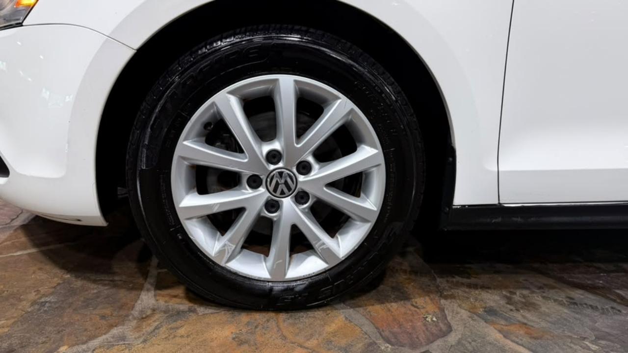 Volkswagen Jetta Sedan 4dr Auto SE PZEV 2013