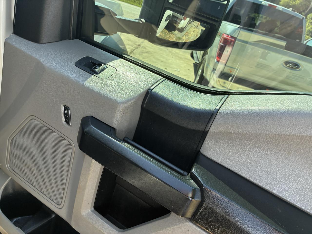 Ford Super Duty F-450 DRW 2WD Crew Cab 172" XL 2021