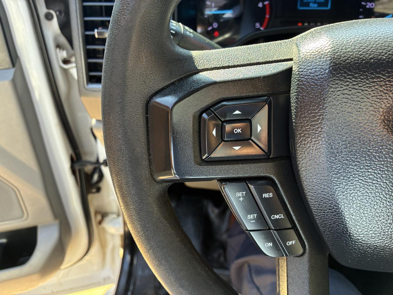 Ford Super Duty F-450 DRW 2WD Crew Cab 172" XL 2021