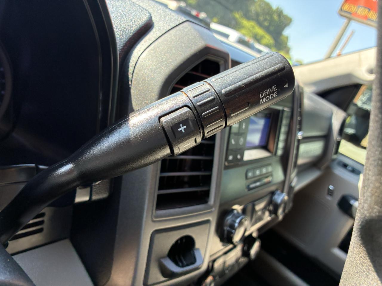 Ford Super Duty F-450 DRW 2WD Crew Cab 172" XL 2021
