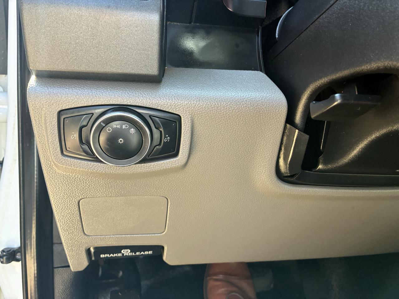 Ford Super Duty F-450 DRW 2WD Crew Cab 172" XL 2021