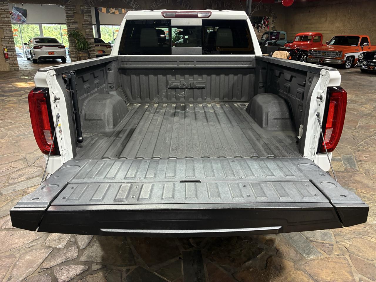 GMC Sierra 1500 4WD Crew Cab 147" SLT 2019