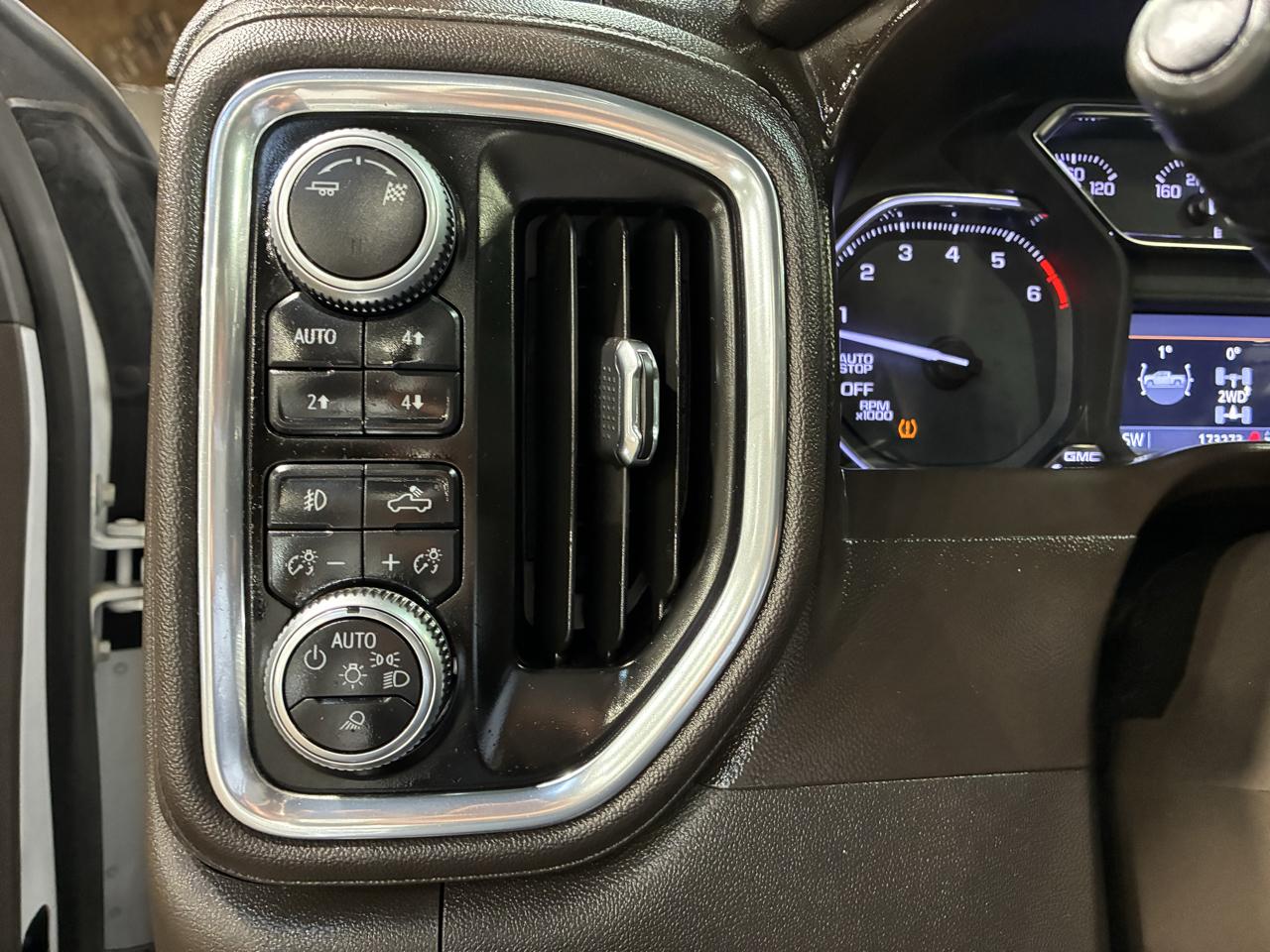 GMC Sierra 1500 4WD Crew Cab 147" SLT 2019