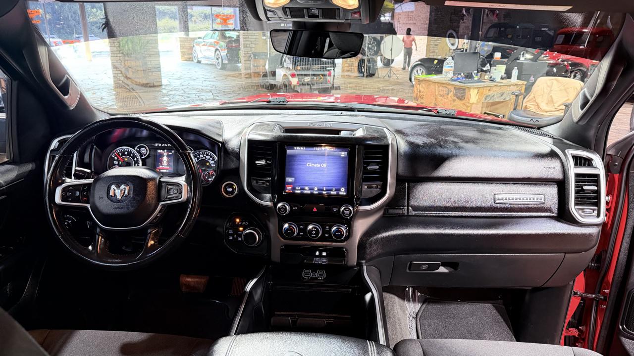 RAM 1500 Big Horn 4x4 Crew Cab 5'7" Box 2020