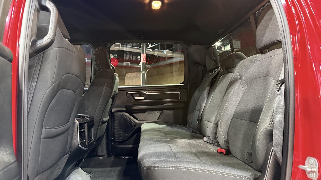 RAM 1500 Big Horn 4x4 Crew Cab 5'7" Box 2020