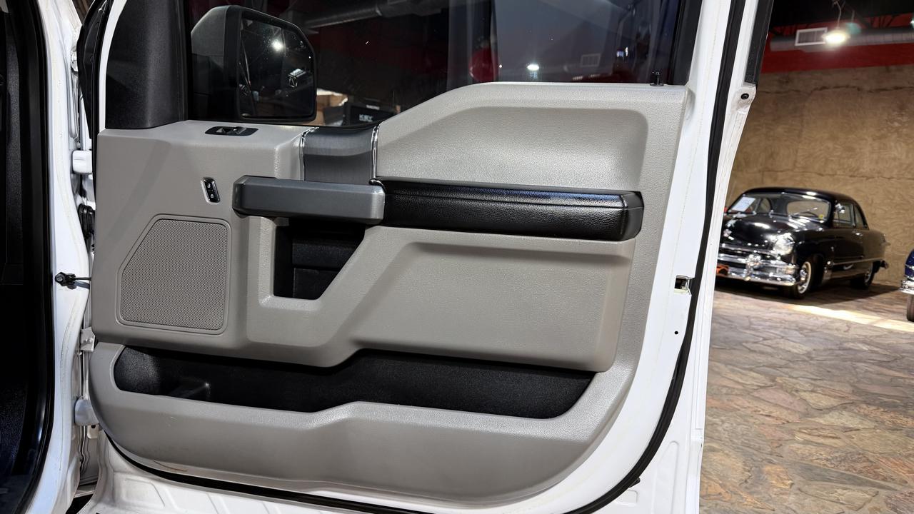 Ford F-150 2WD SuperCrew 157" XLT 2016