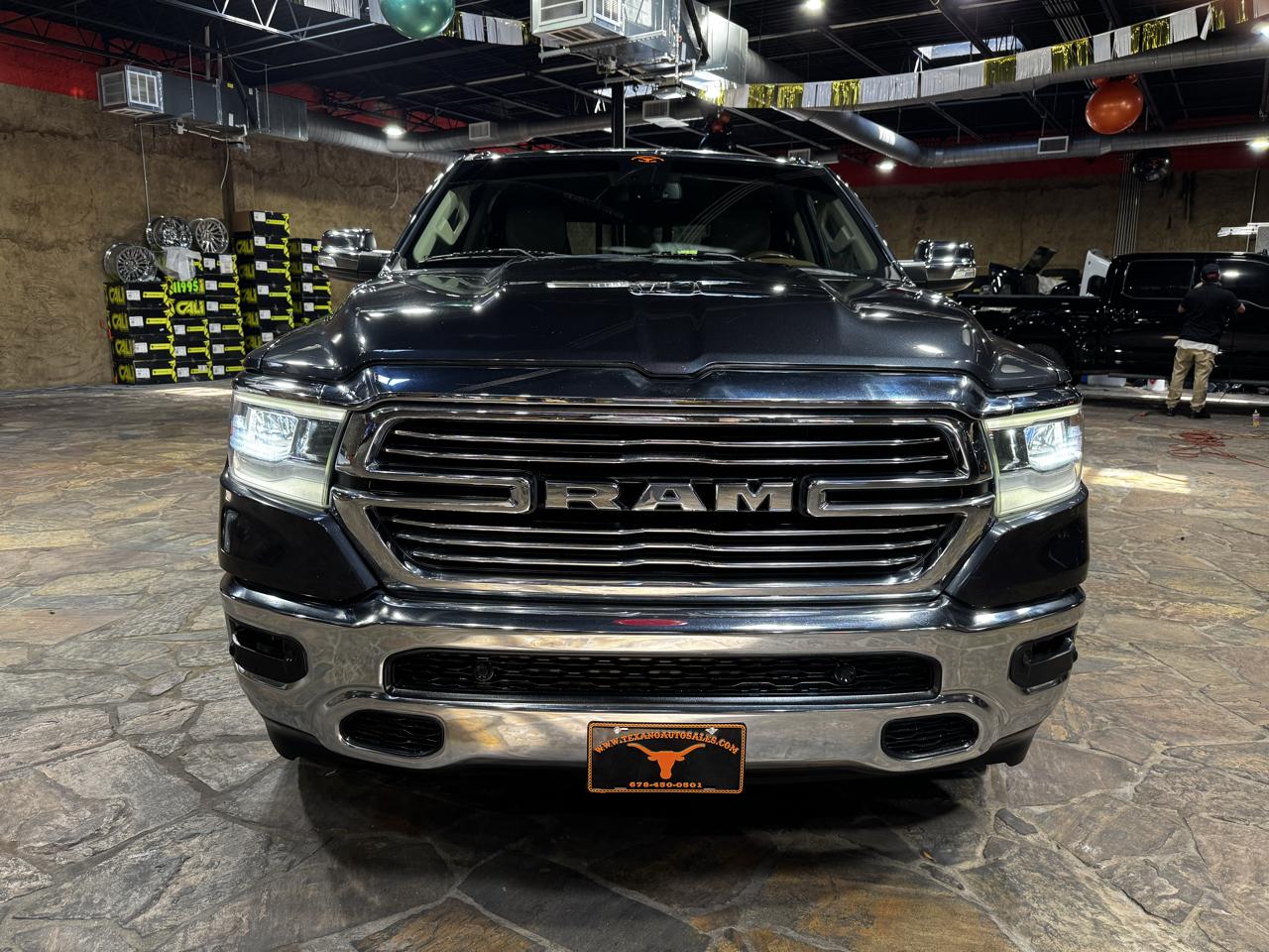 RAM 1500 Laramie 4x4 Crew Cab 5'7" Box 2020