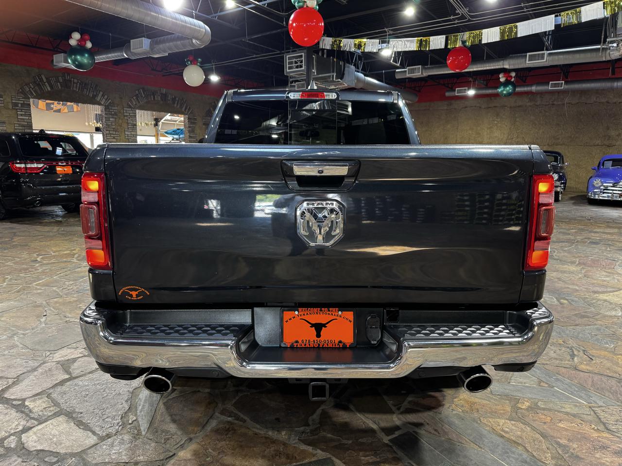 RAM 1500 Laramie 4x4 Crew Cab 5'7" Box 2020
