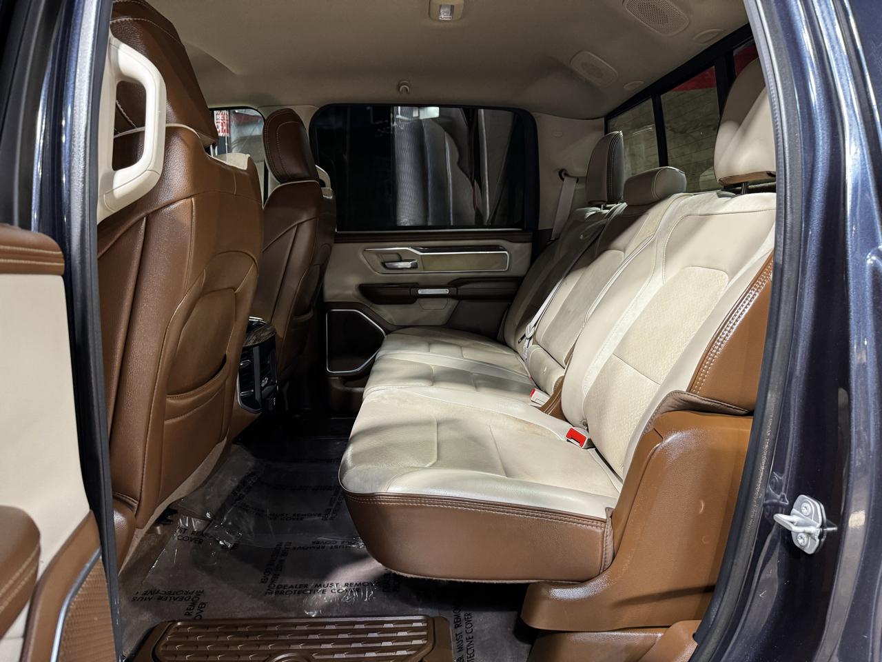 RAM 1500 Laramie 4x4 Crew Cab 5'7" Box 2020