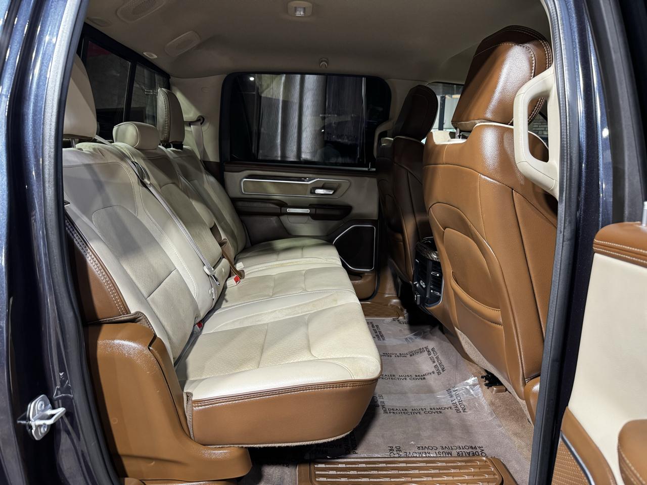 RAM 1500 Laramie 4x4 Crew Cab 5'7" Box 2020