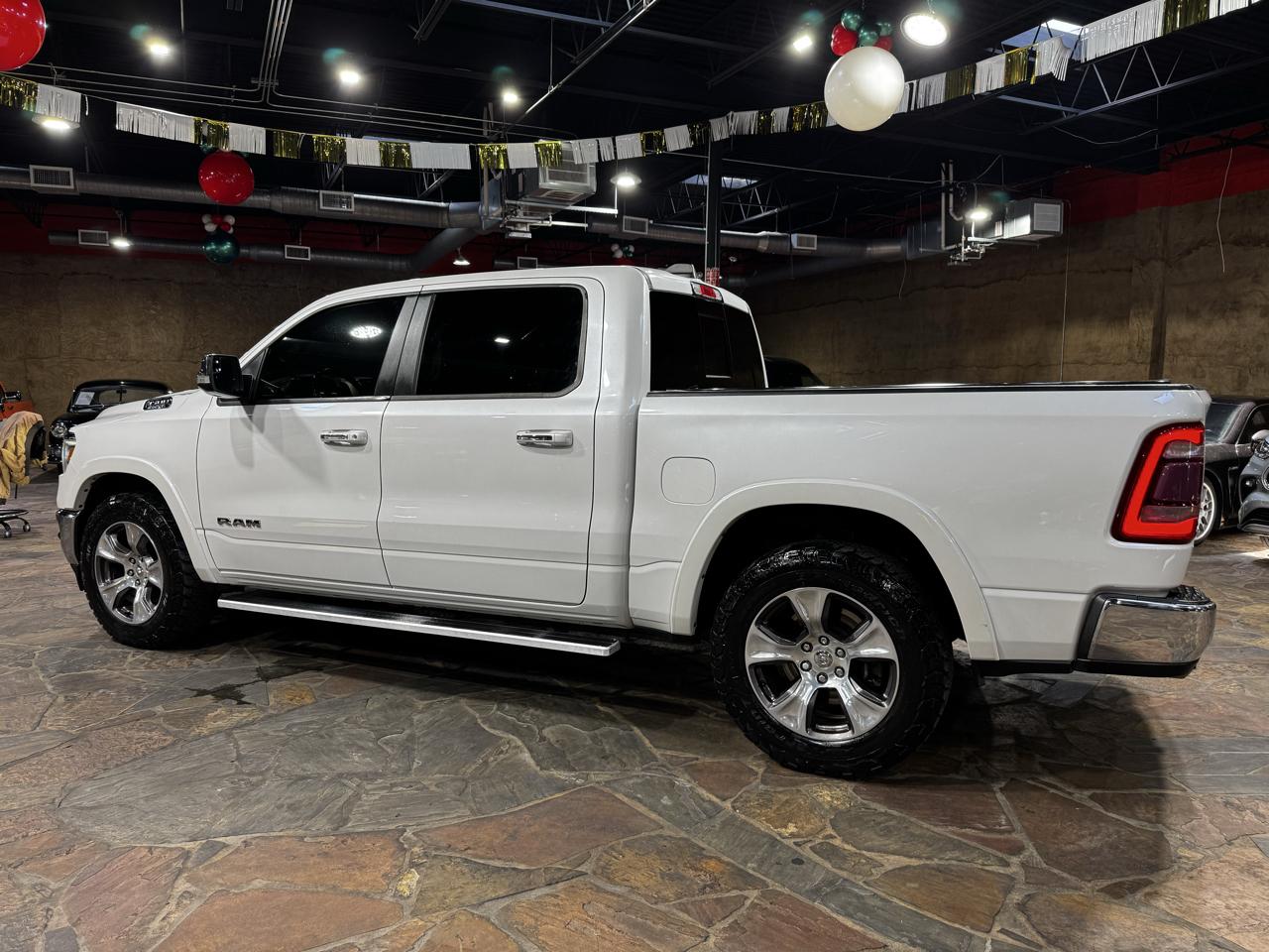 RAM 1500 Laramie 4x4 Crew Cab 5'7" Box 2020
