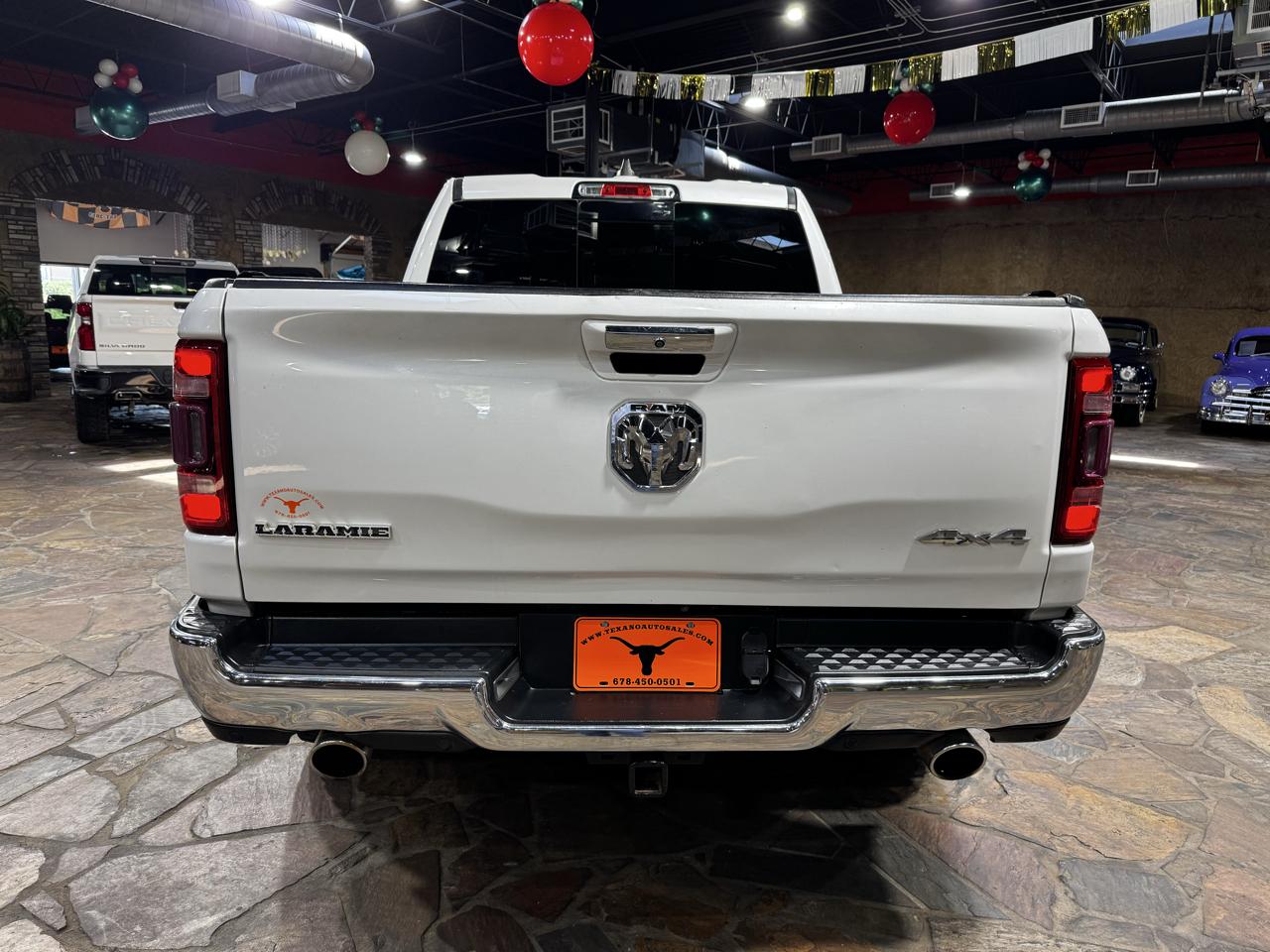 RAM 1500 Laramie 4x4 Crew Cab 5'7" Box 2020