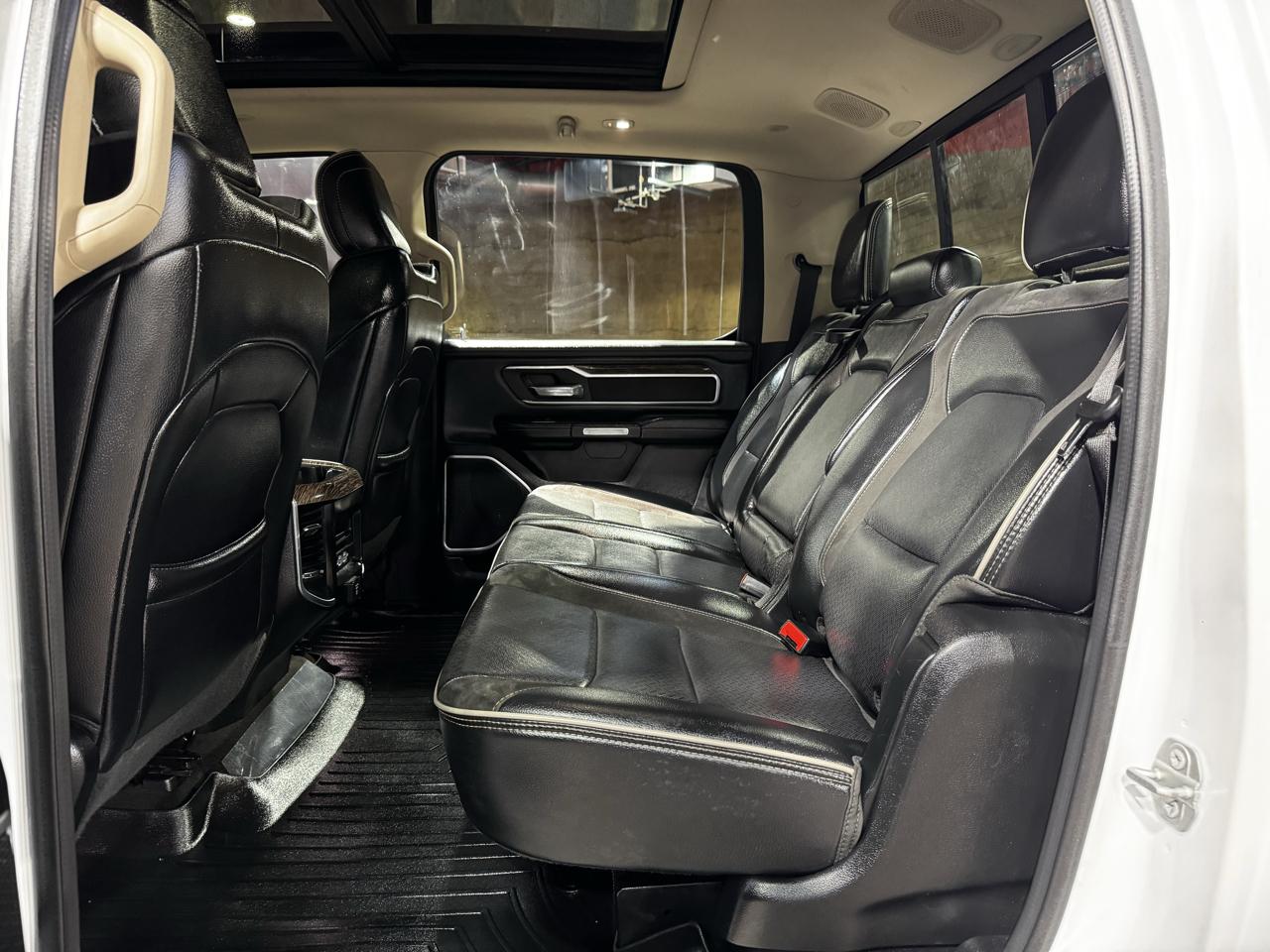 RAM 1500 Laramie 4x4 Crew Cab 5'7" Box 2020