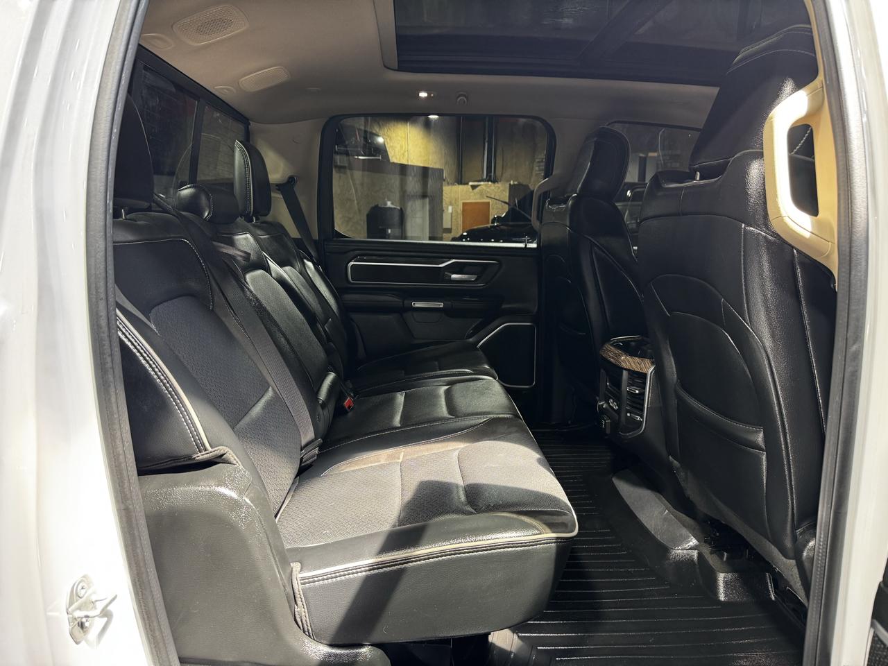 RAM 1500 Laramie 4x4 Crew Cab 5'7" Box 2020