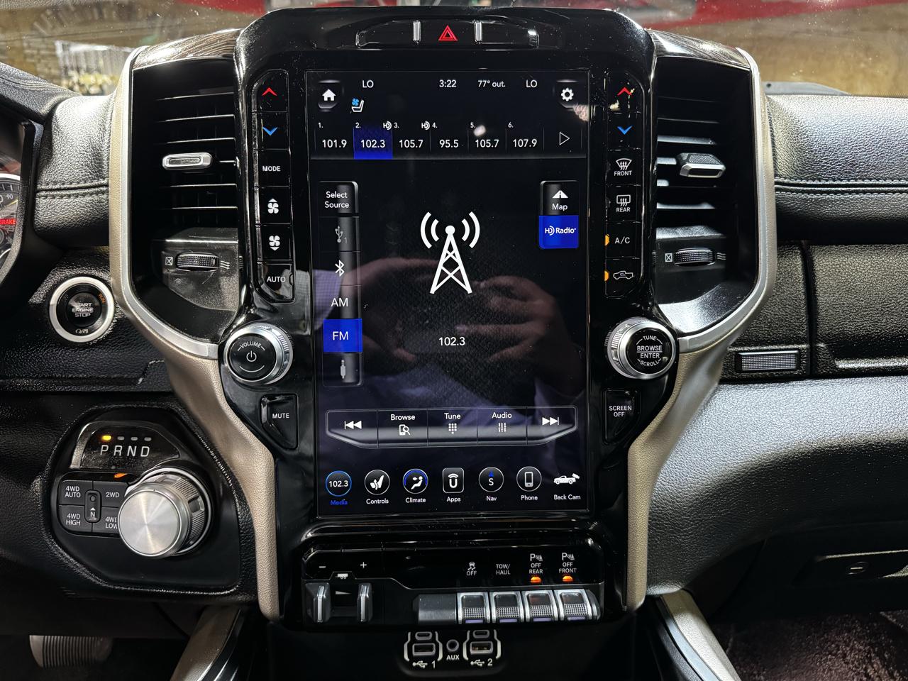 RAM 1500 Laramie 4x4 Crew Cab 5'7" Box 2020