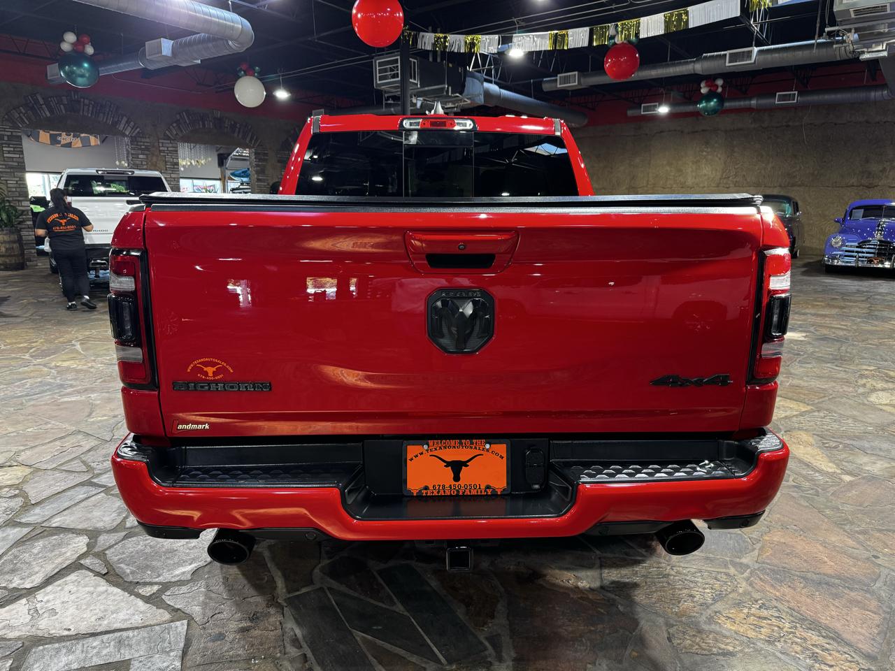 RAM 1500 Big Horn 4x4 Crew Cab 5'7" Box 2020