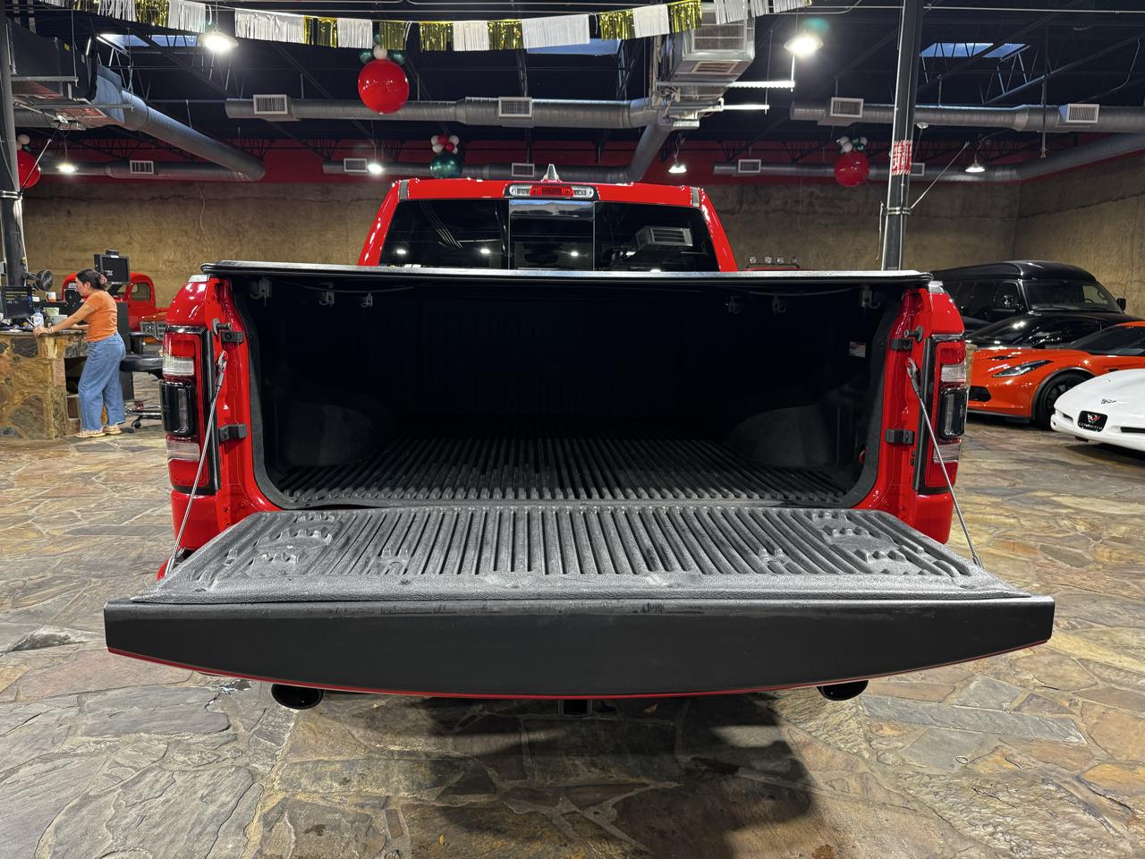 RAM 1500 Big Horn 4x4 Crew Cab 5'7" Box 2020