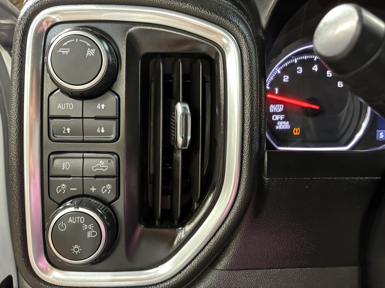 Chevrolet Silverado 1500 4WD Crew Cab 147" LT Trail Boss 2019