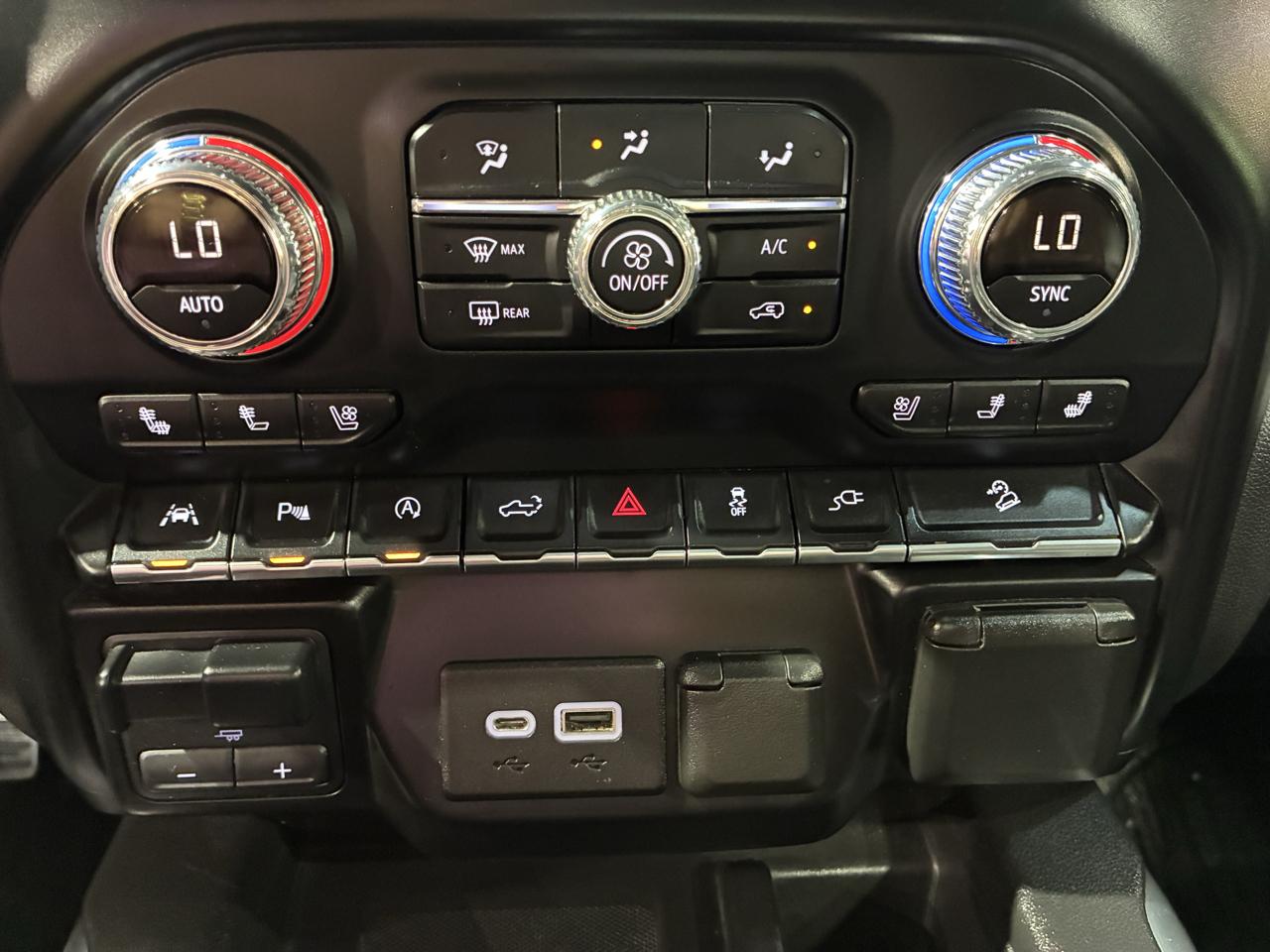 GMC Sierra 1500 4WD Crew Cab 147" AT4 2019