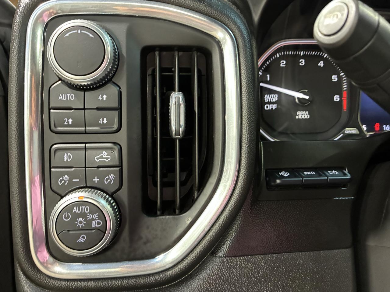 GMC Sierra 1500 4WD Crew Cab 147" AT4 2019