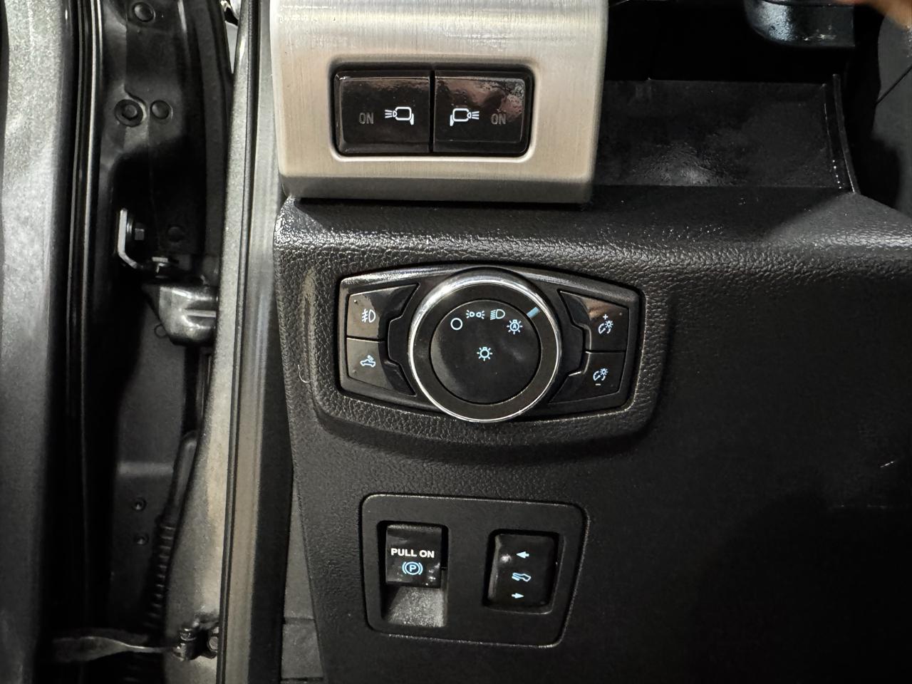 Ford F-150 Platinum 4WD SuperCrew 5.5' Box 2020