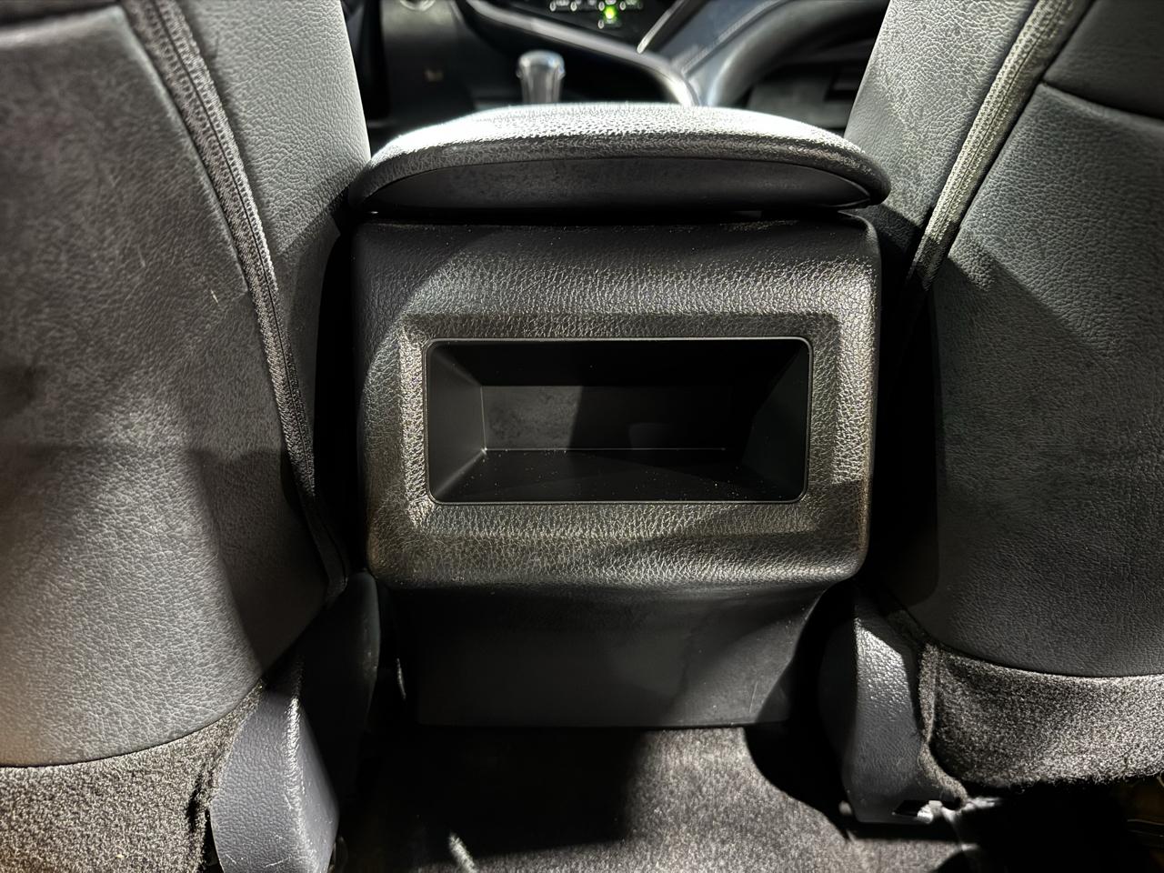 Toyota Camry SE Auto (Natl) 2023