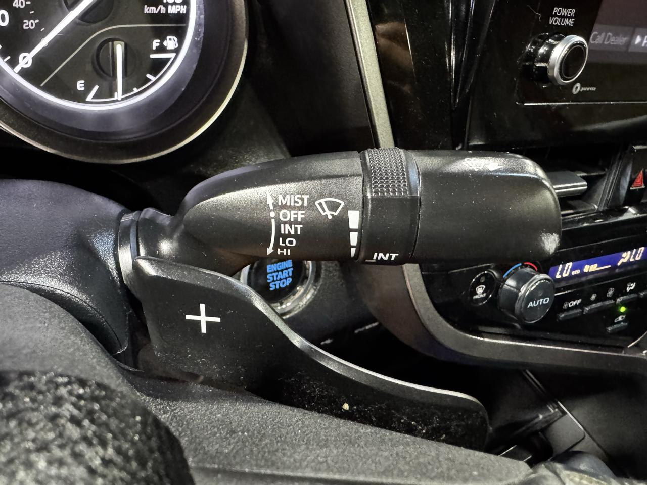 Toyota Camry SE Auto (Natl) 2023